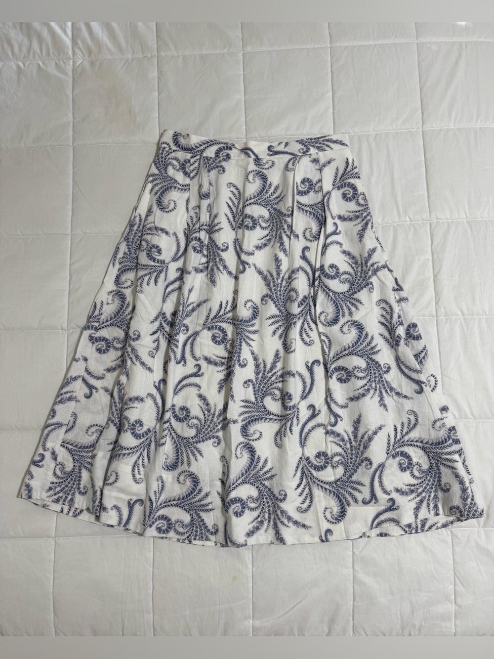 Banana Republic White Maxi Skirt with Navy Scroll Print